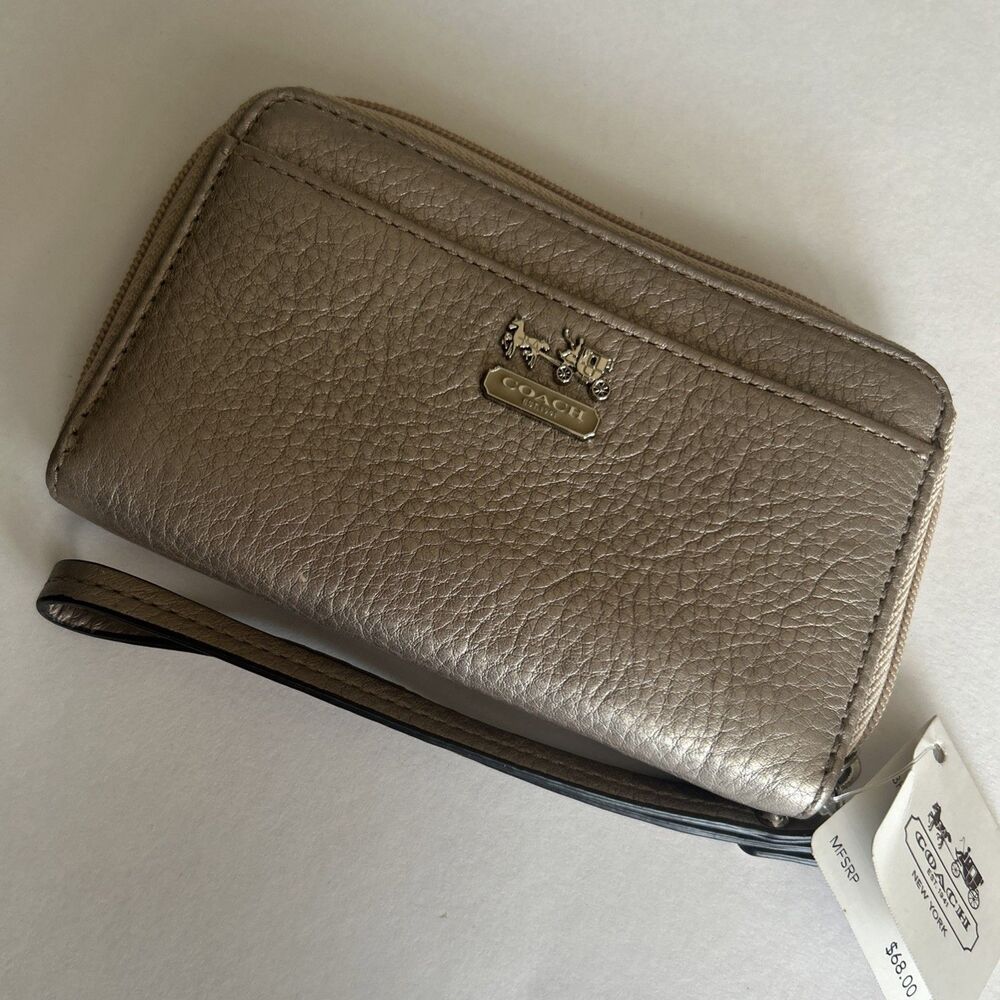 Coach Madison Champagne 61970 Wristlet Purse Purple Interior NWT